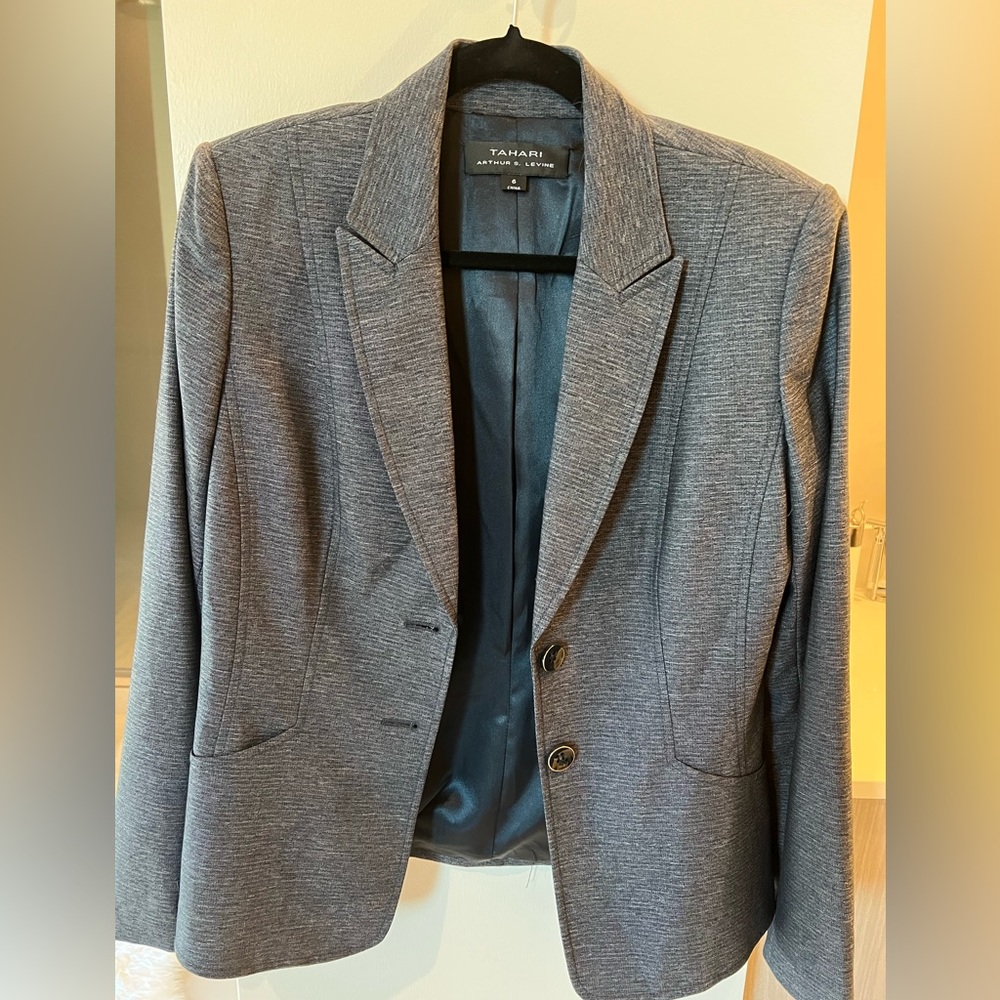 Grey Tahari Arthur S. Levine blazer size 6